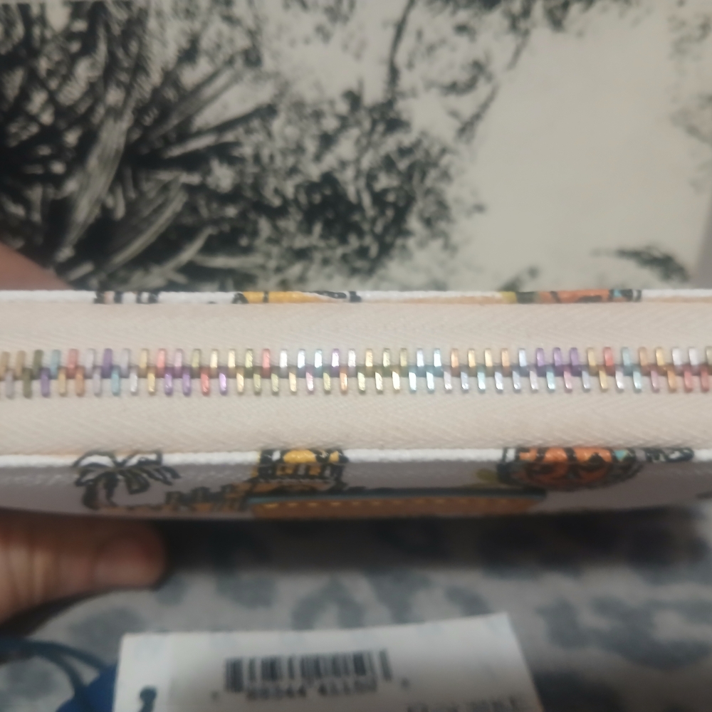 Dooney & Bourke White Disney Wallet - Picture 4 of 5